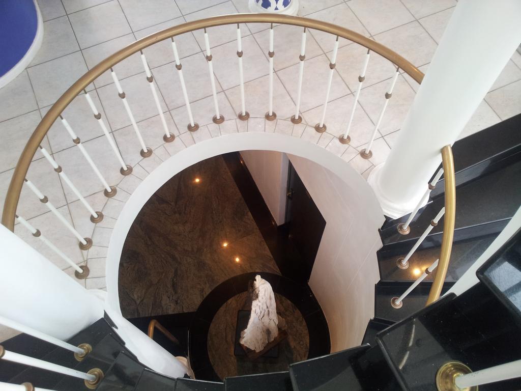 ホテル Bread & Barrel Palazzo Blouberg ブロウベルフストランド エクステリア 写真